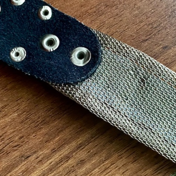 🌷90's Vintage Silver Metal Mesh Belt made in Vancouver - Picture 5 of 9